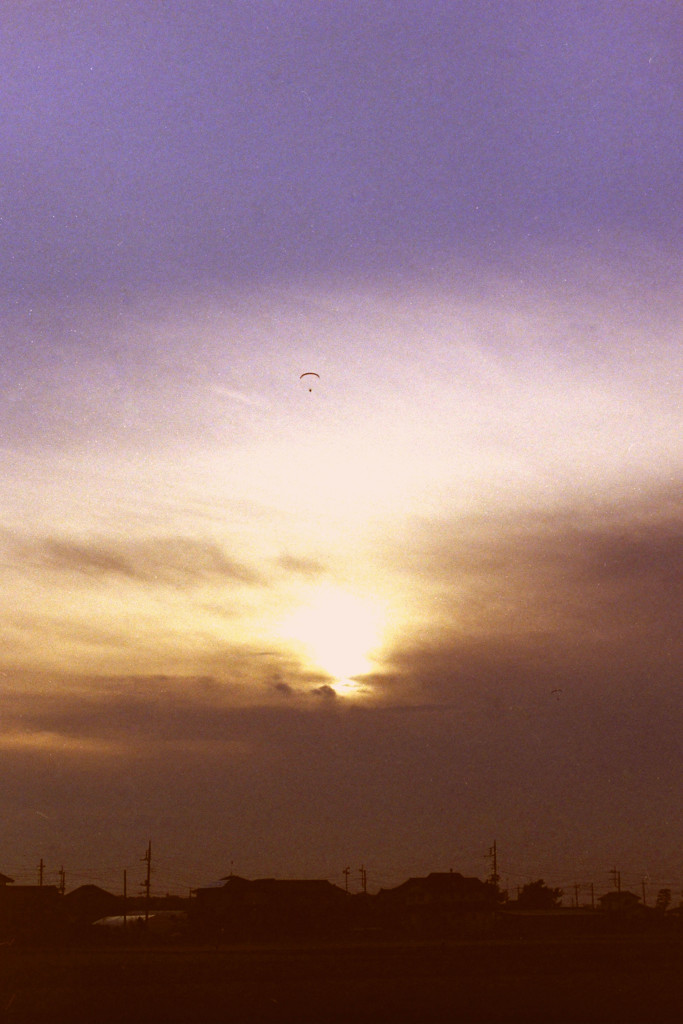 街の風景「夕空に浮かぶ」