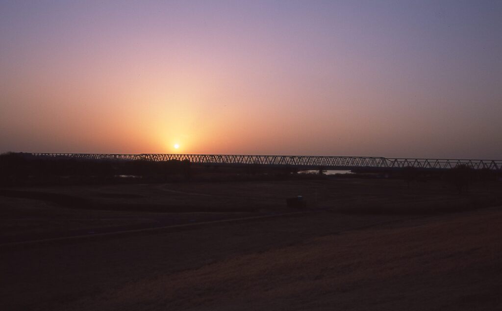 利根川橋梁の夕景