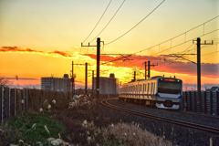 夕景を走る上野東京ライン