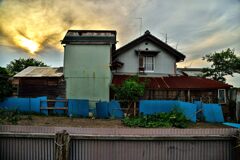 街の風景　トタン板の世界