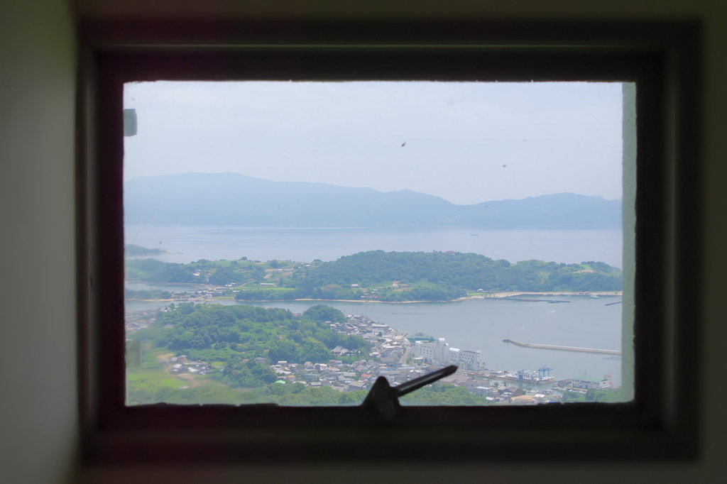 牛窓 Window