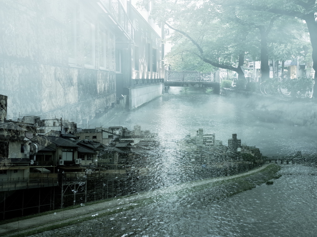 梅雨の四条河原町　