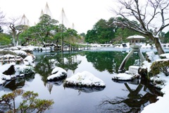 雪の兼六園 