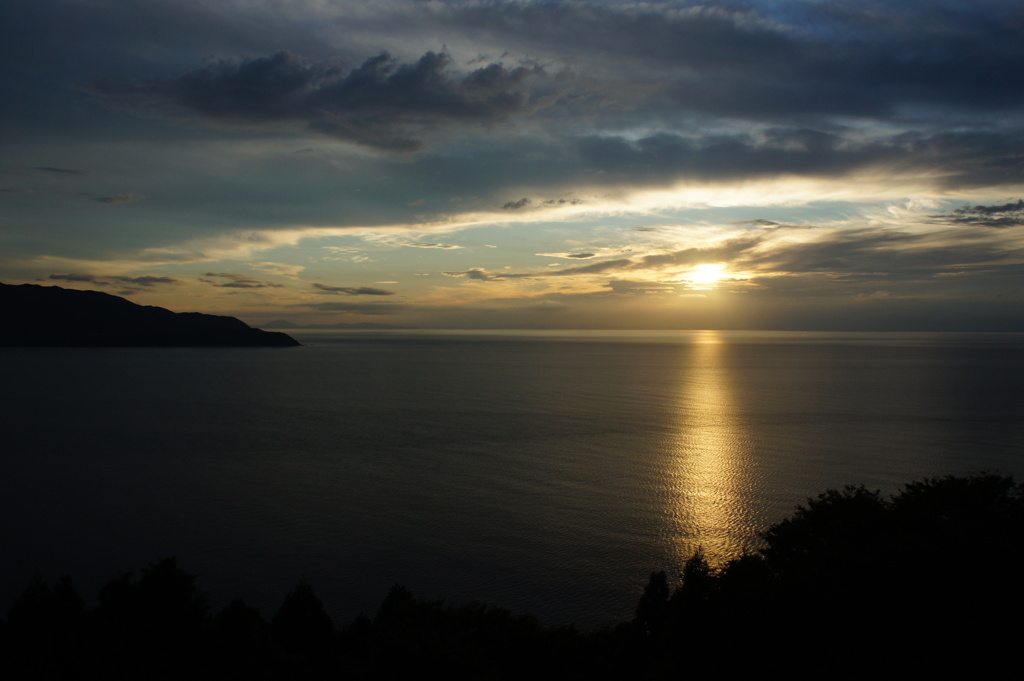 穏やかな海、そして夕日