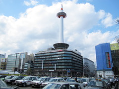 京都駅から京都タワーを記念撮影＾＾