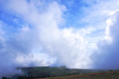 雲に覆われる美ヶ原