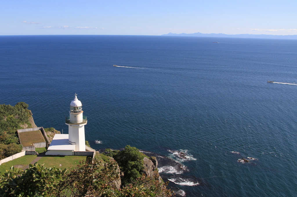 海の向こうに恵山岬が