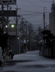 路地 に降った雪