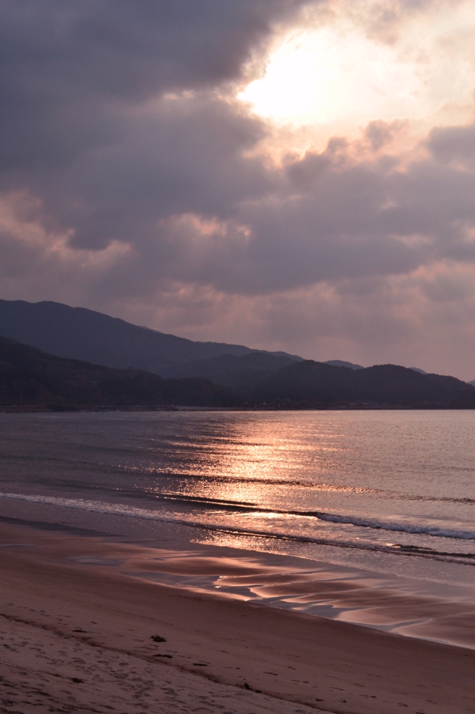 夕暮れの海辺
