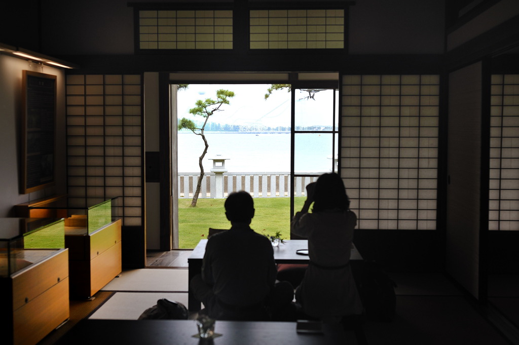 伊藤家の幸せな二人