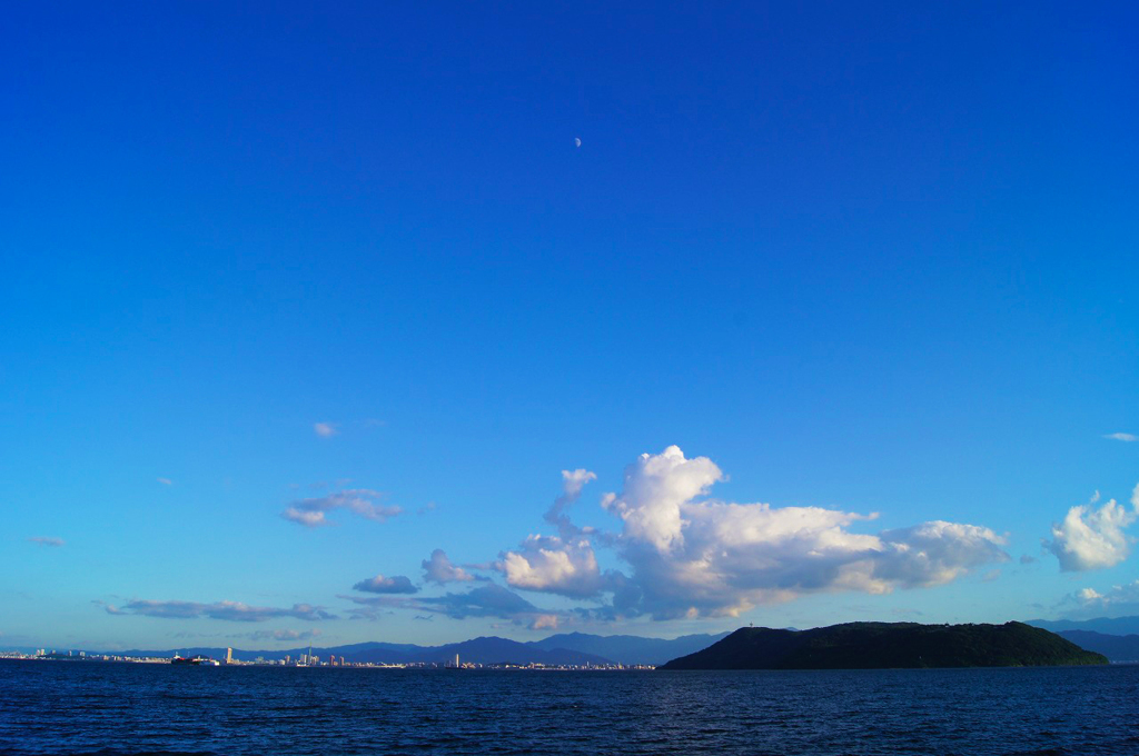 志賀島から見る百道浜方向
