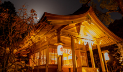 竈門神社の桜と月