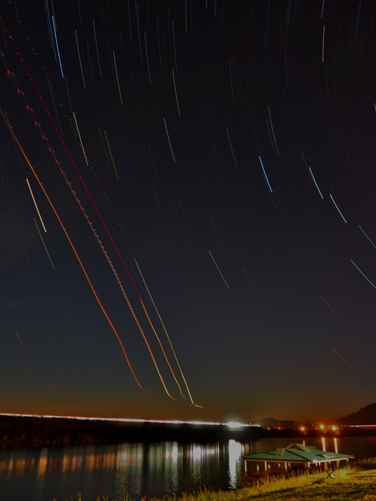 星と飛行機と川と