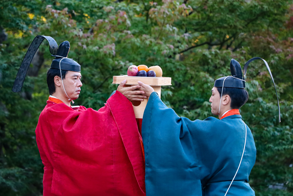 浮殿献饌祭