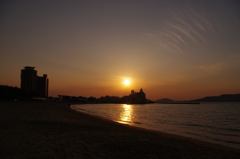 海と夕日と雲と