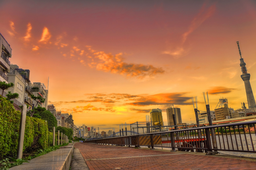 すかいつりー夕方HDR