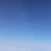 青と白の合間の水色