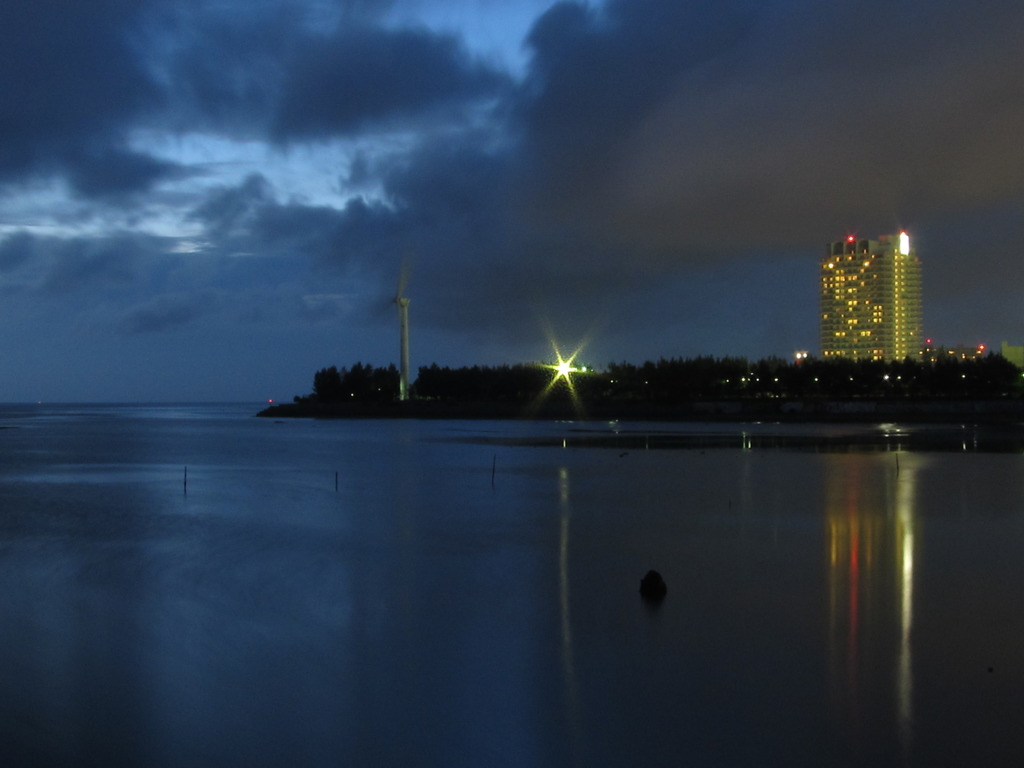 涼しげな夜景・・・でも暑い