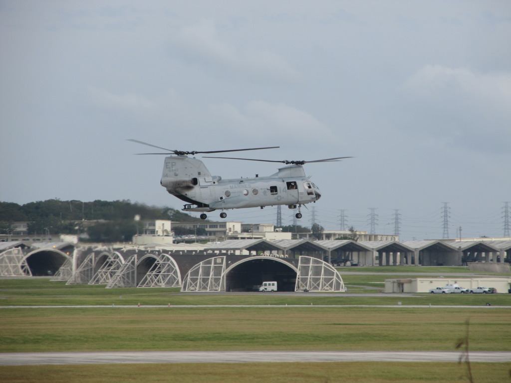 嘉手納基地　米ヘリ