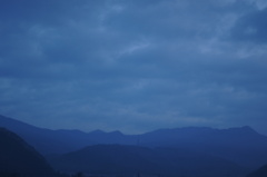 蒼い朝