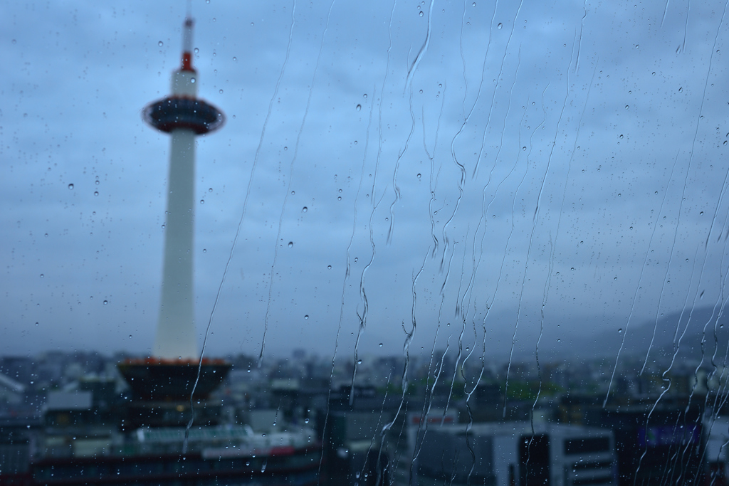 涙の京都タワー