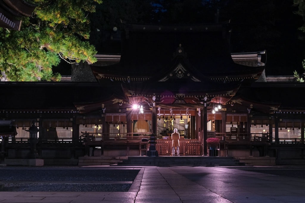 夜の参拝者