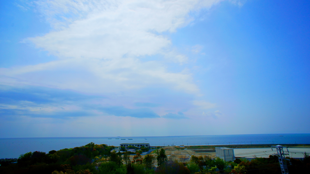 雨上がりの青空