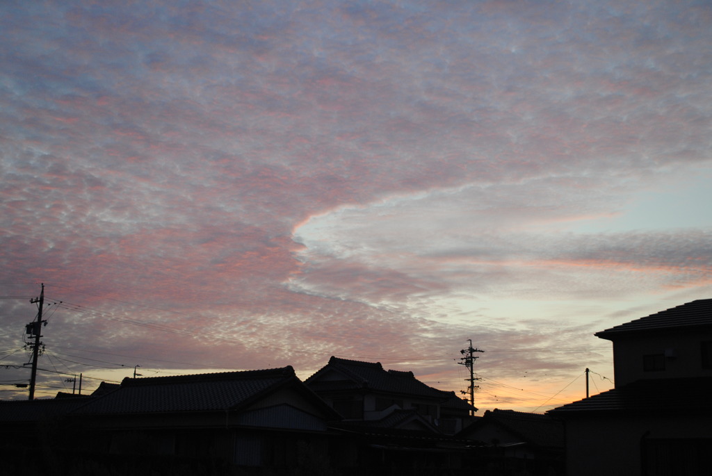 雨日の朝焼け