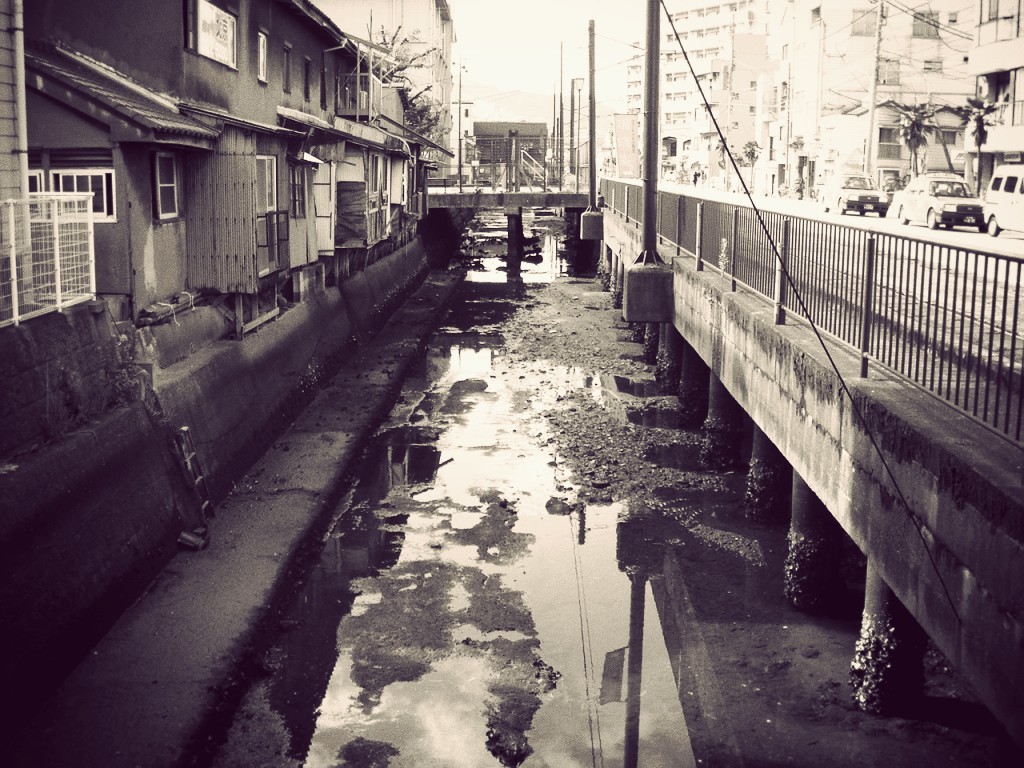 川