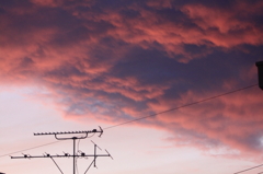 梅雨空の怪しげな雲