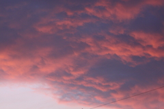 梅雨空の怪しげな雲