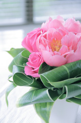 薔薇とシャクヤク