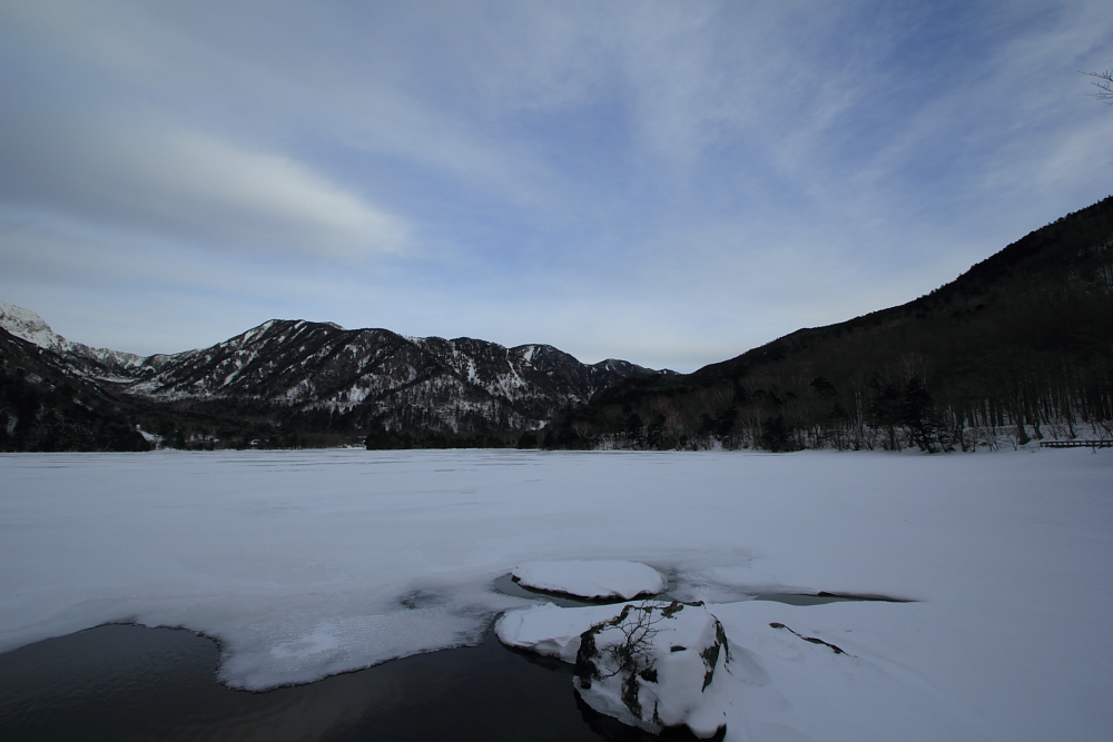 氷の湯ノ湖