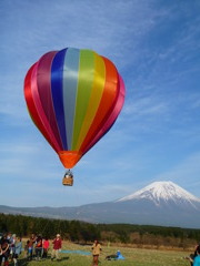 富士山と気球２