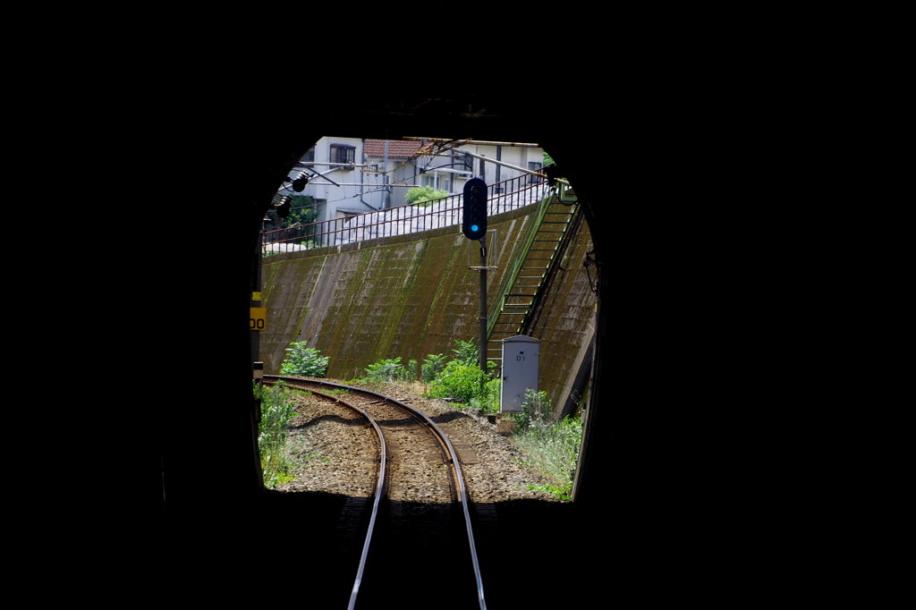 隣町への入り口