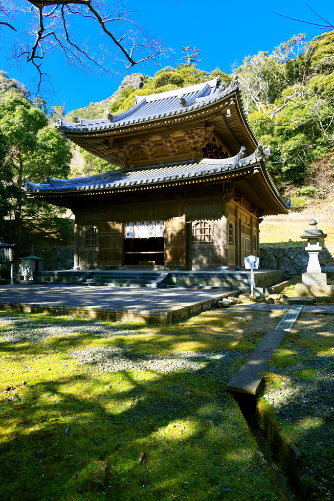 薬師本殿医王殿