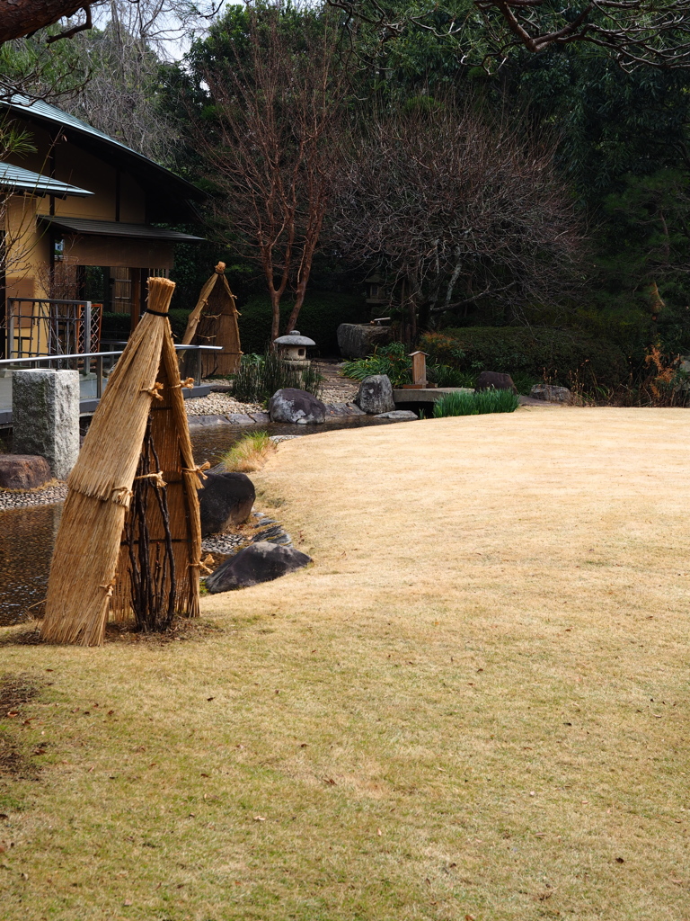 雪囲いのある風景