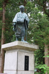 羽黒山頂の松尾芭蕉