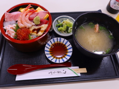 市場の食堂