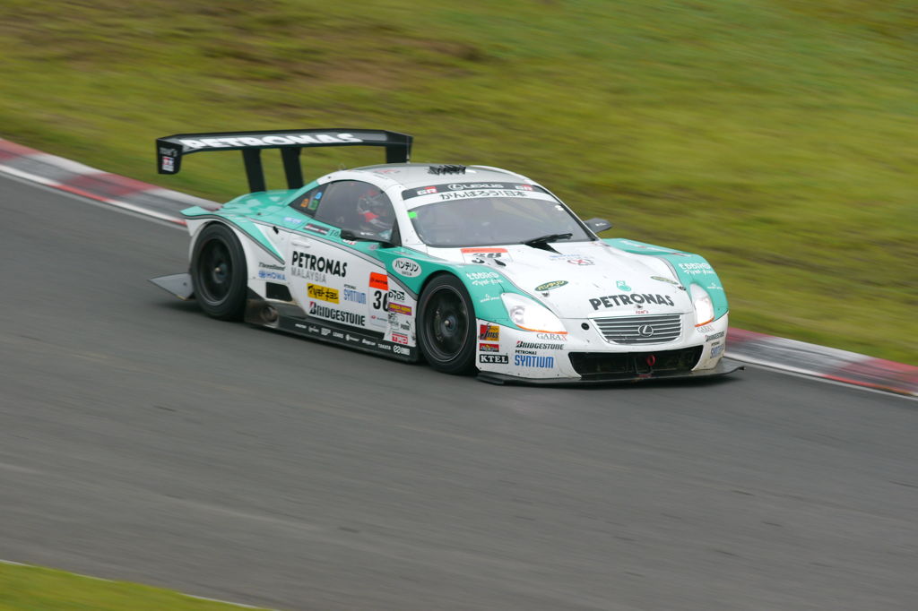 PETRONAS TOM'S SC430