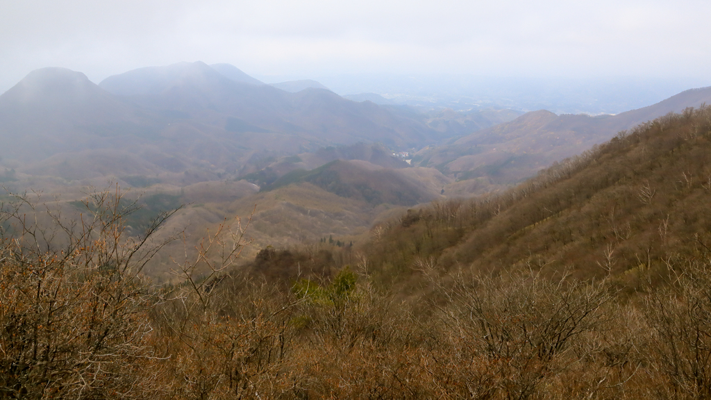 霞む榛名山