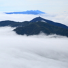 浮かぶ山々