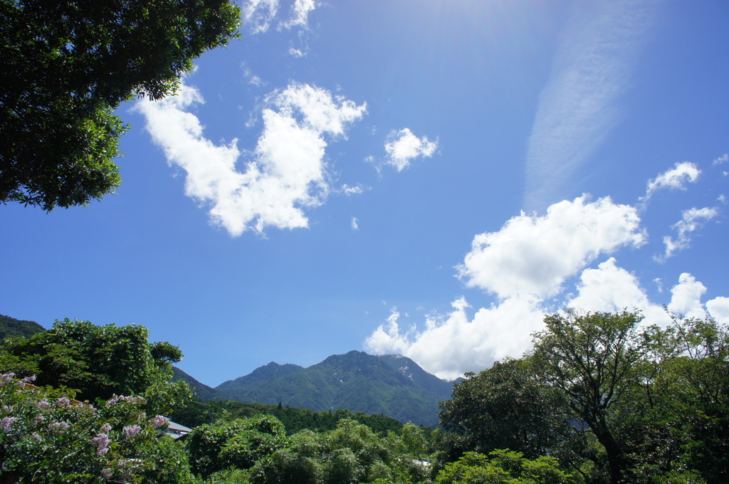 山と雲と