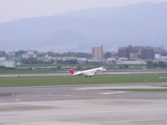 離陸。