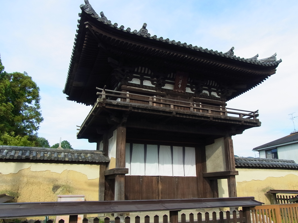 般若寺楼門。