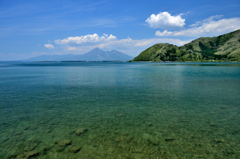 震える湖