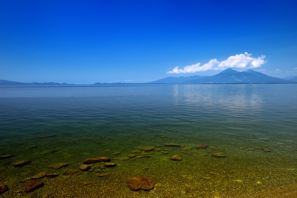 湖水浴日和