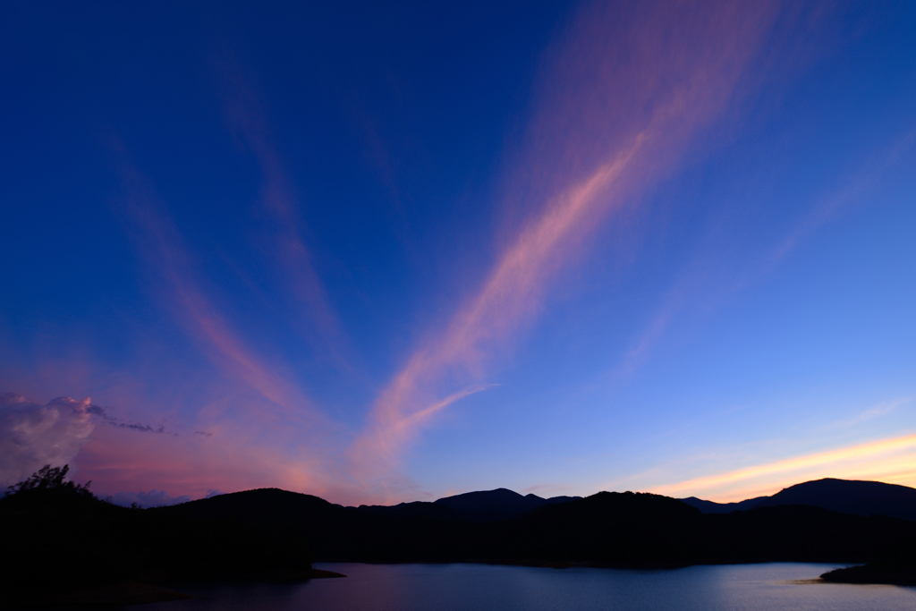 風に紡がれし宵の空