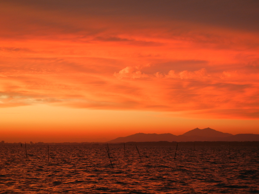 筑波山と霞ヶ浦と夕焼けと