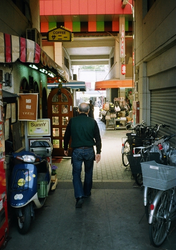 東京のおっちゃんの背中　マスター